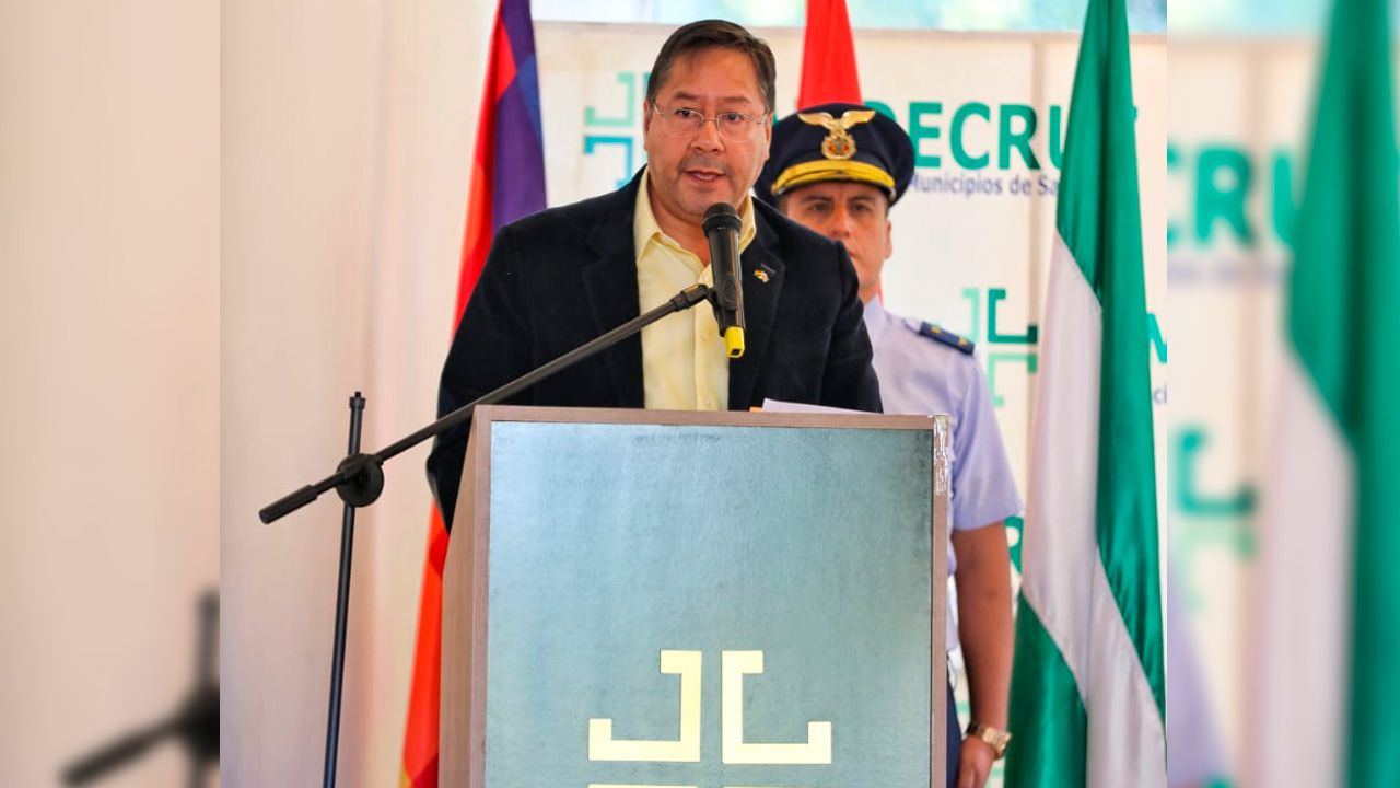Presidente Arce participa en el acto por el 29 aniversario de AMDECRUZ