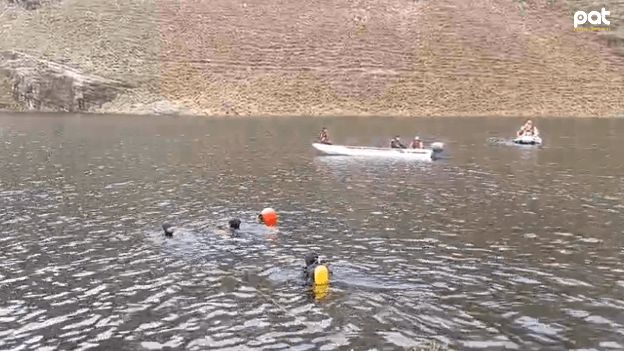 Armada Boliviana recupera cuerpo en laguna a 4.400 metros de altura