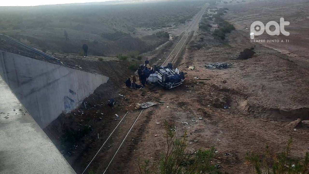 Fatal accidente en la carretera Uyuni - Tupiza deja cinco personas fallecidas y cuatro heridos 