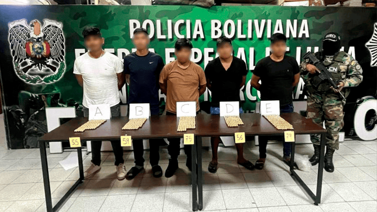 Felcn detiene a cinco personas con 468 cápsulas de cocaína hacia Brasil