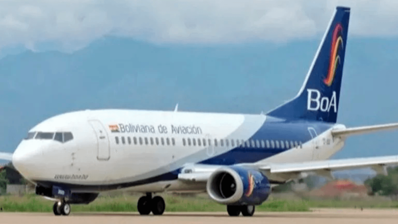 Visibilidad reducida por neblina obliga a suspender operaciones aéreas en El Alto