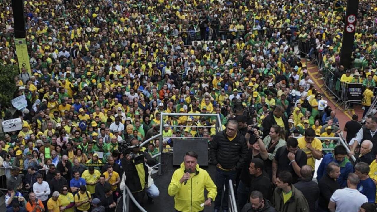 Gran manifestación de apoyo a Bolsonaro, que se enfrenta a un juicio por intento de golpe de Estado
