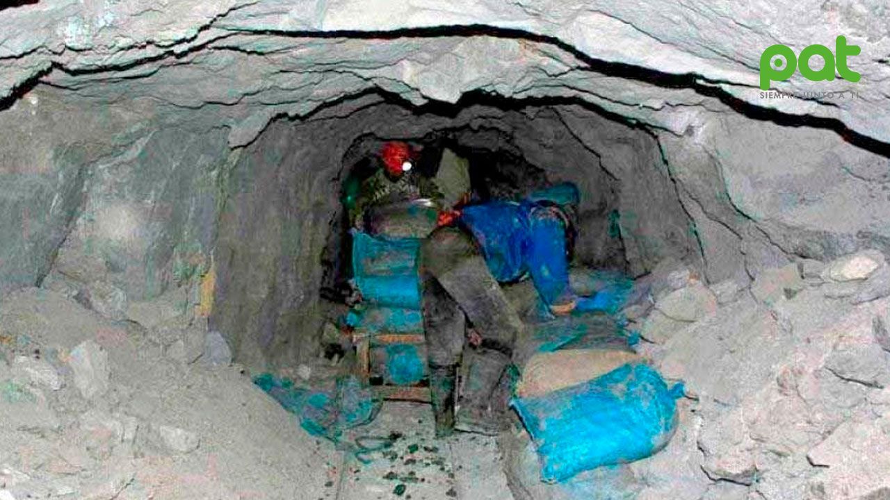 Tres mineros mueren tras caída de planchón en interior mina de Potosí