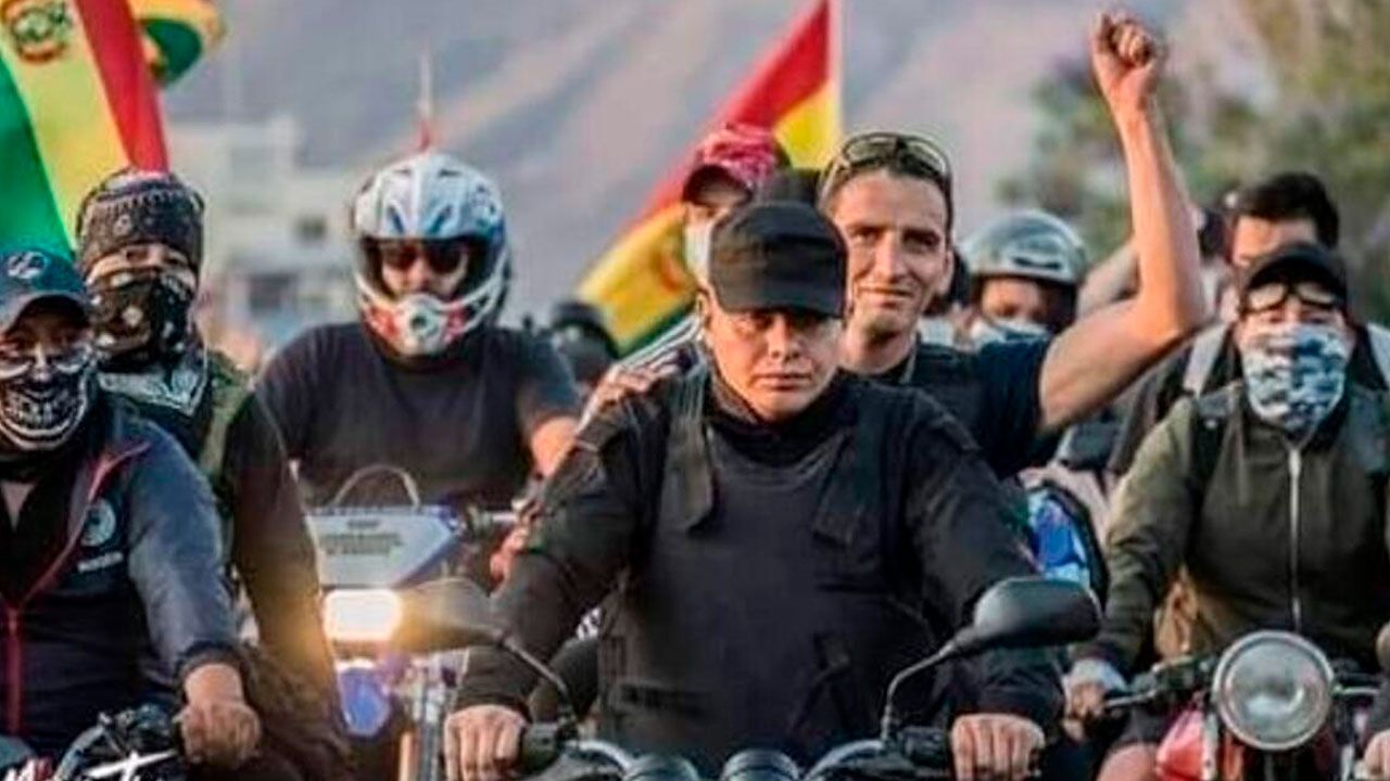 Yassir Molina, líder de la Resistencia Juvenil Cochala, obtiene su título en Derecho mientras cumple condena