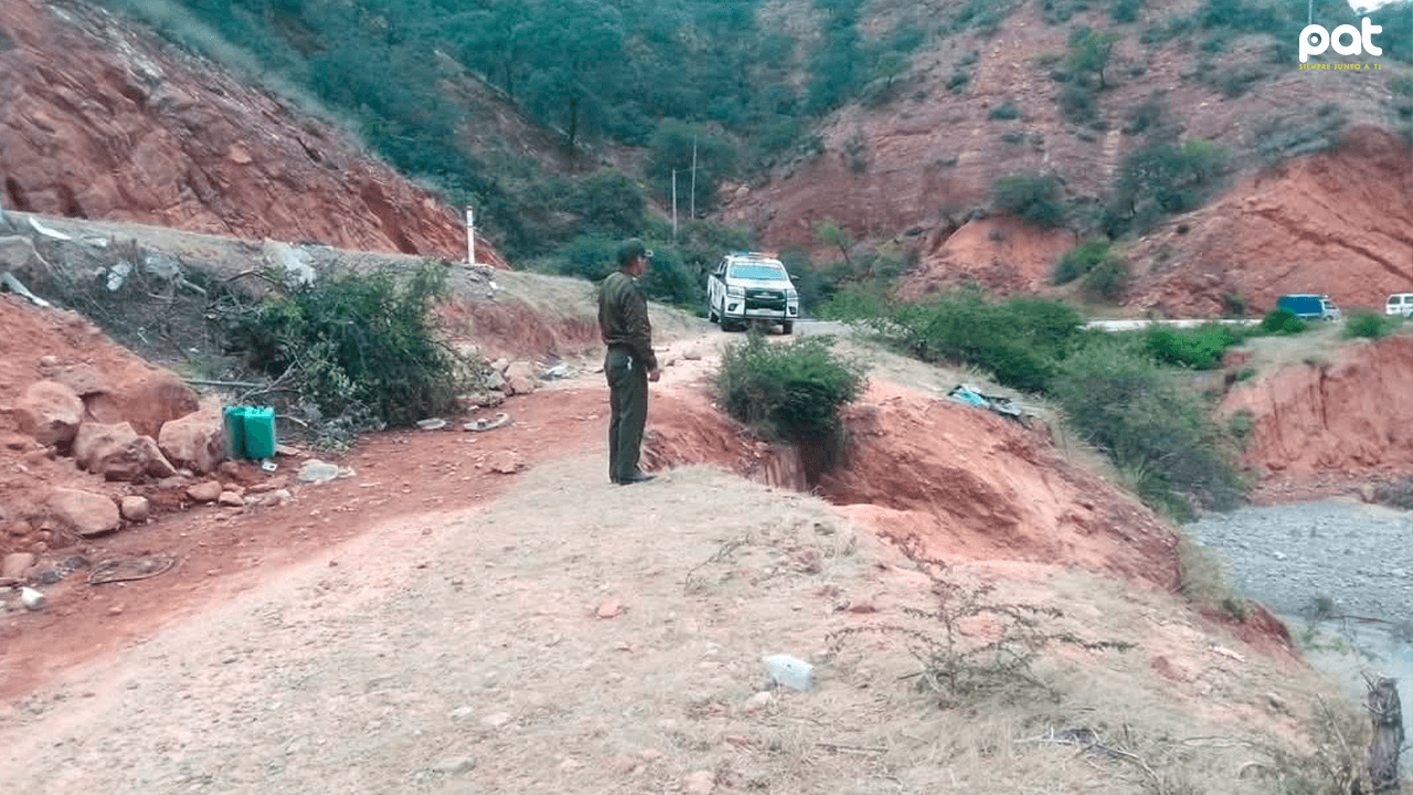 Policía resguarda zona tras caída de cisterna con combustible en Bella Vista