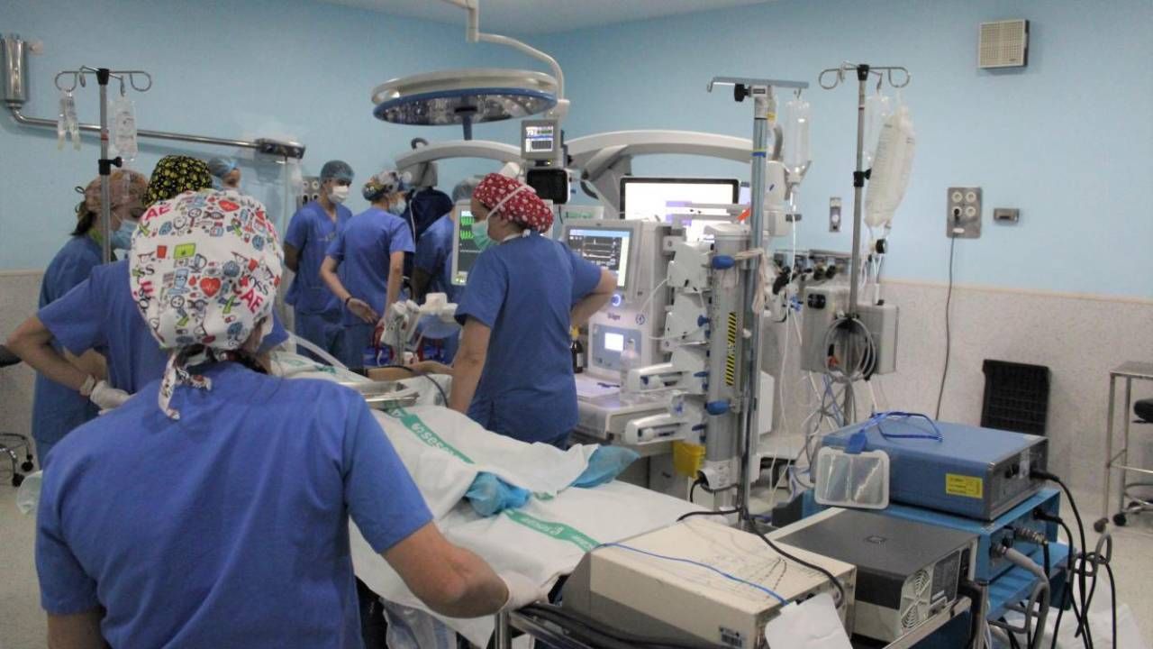 Hospital de Montero conmemora el Día Mundial del Parkinson con avances médicos