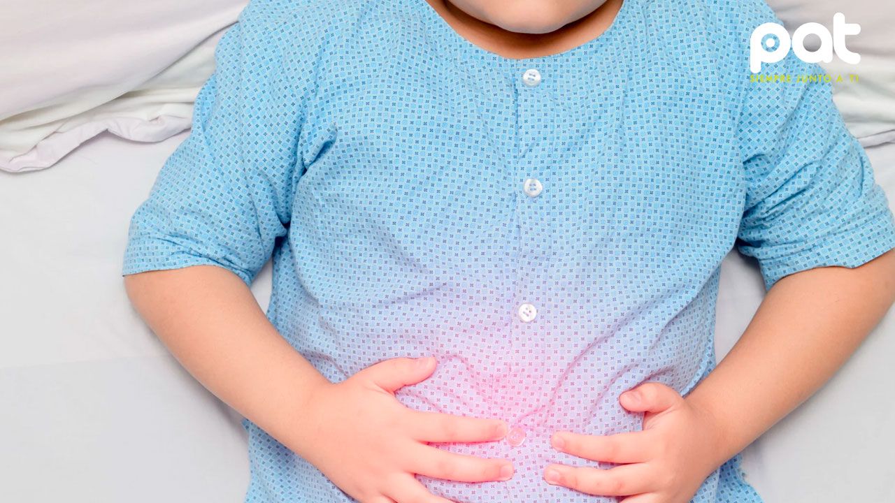 Niño de Indonesia vomita gusanos tras diagnóstico de estreñimiento