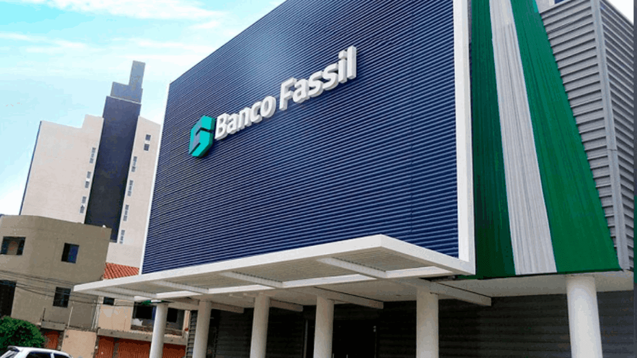  Fassil venderá ocho propiedades y cajeros automáticos para cubrir salarios