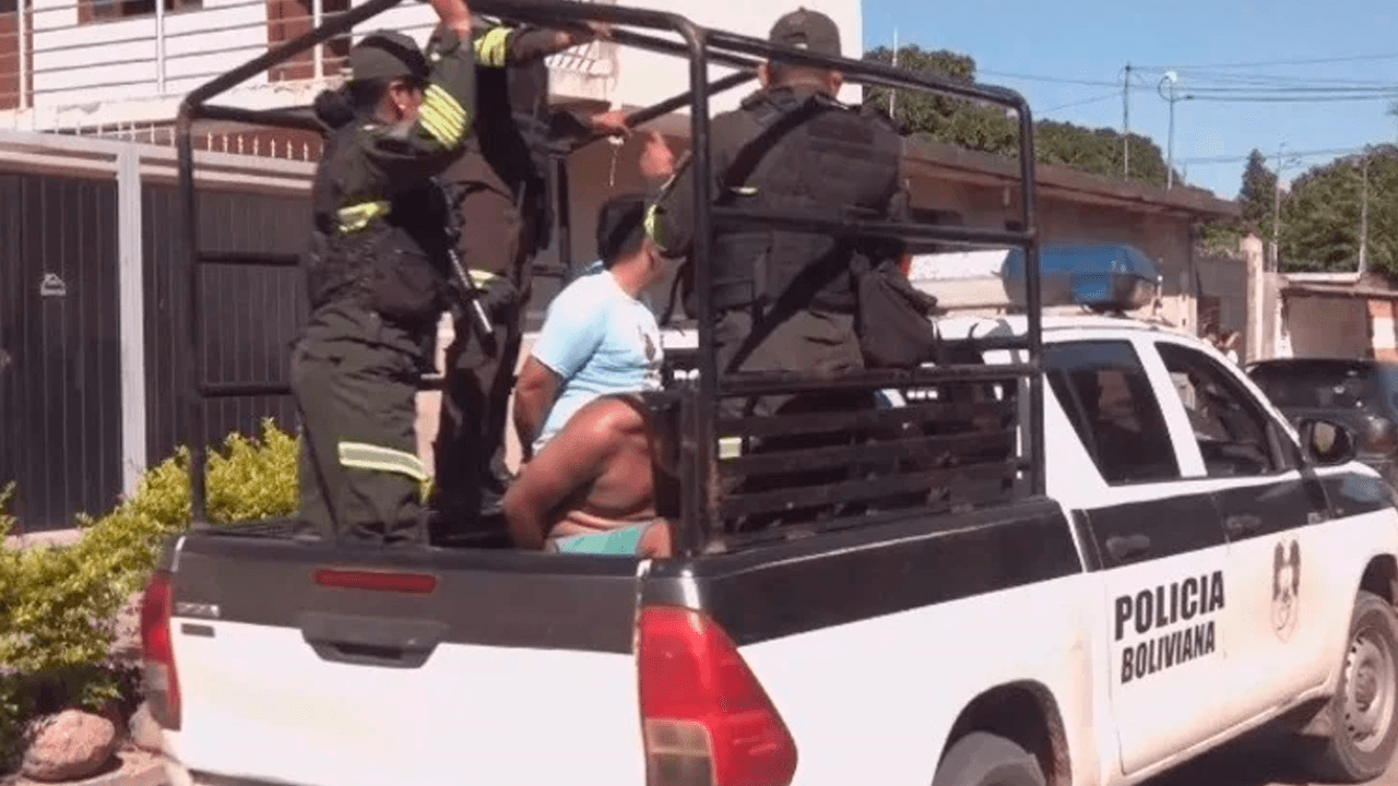 Cautelarán a tres acusados de agredir a policías durante arresto en la Villa Primero de Mayo