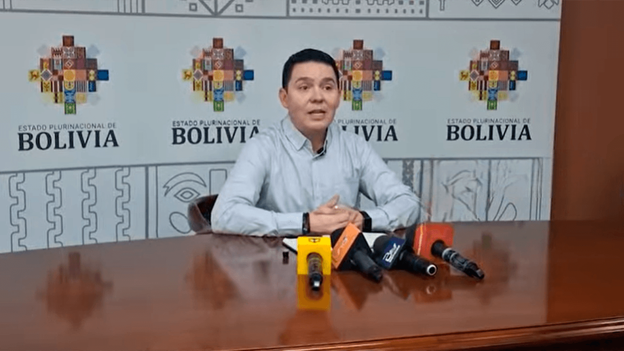YPFB garantiza el abastecimiento de combustible durante el feriado largo