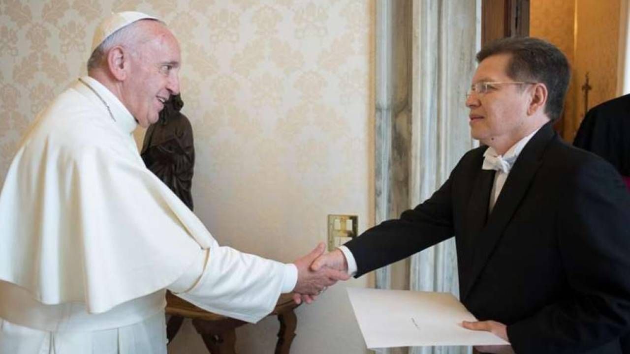 Francisco, un papa cercano y apegado al Evangelio, recuerda el boliviano Julio César Caballero