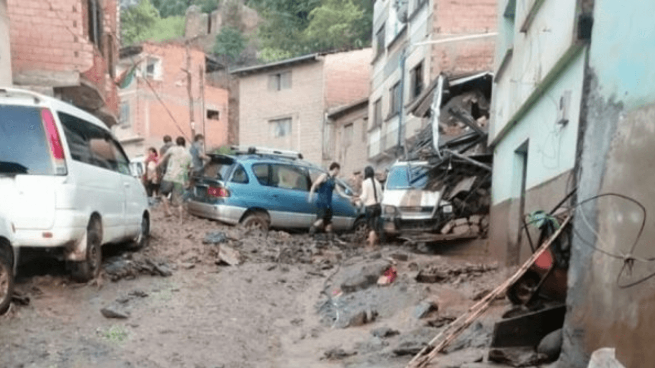 Mazamorra arrasa comunidad Las Mercedes en La Asunta 