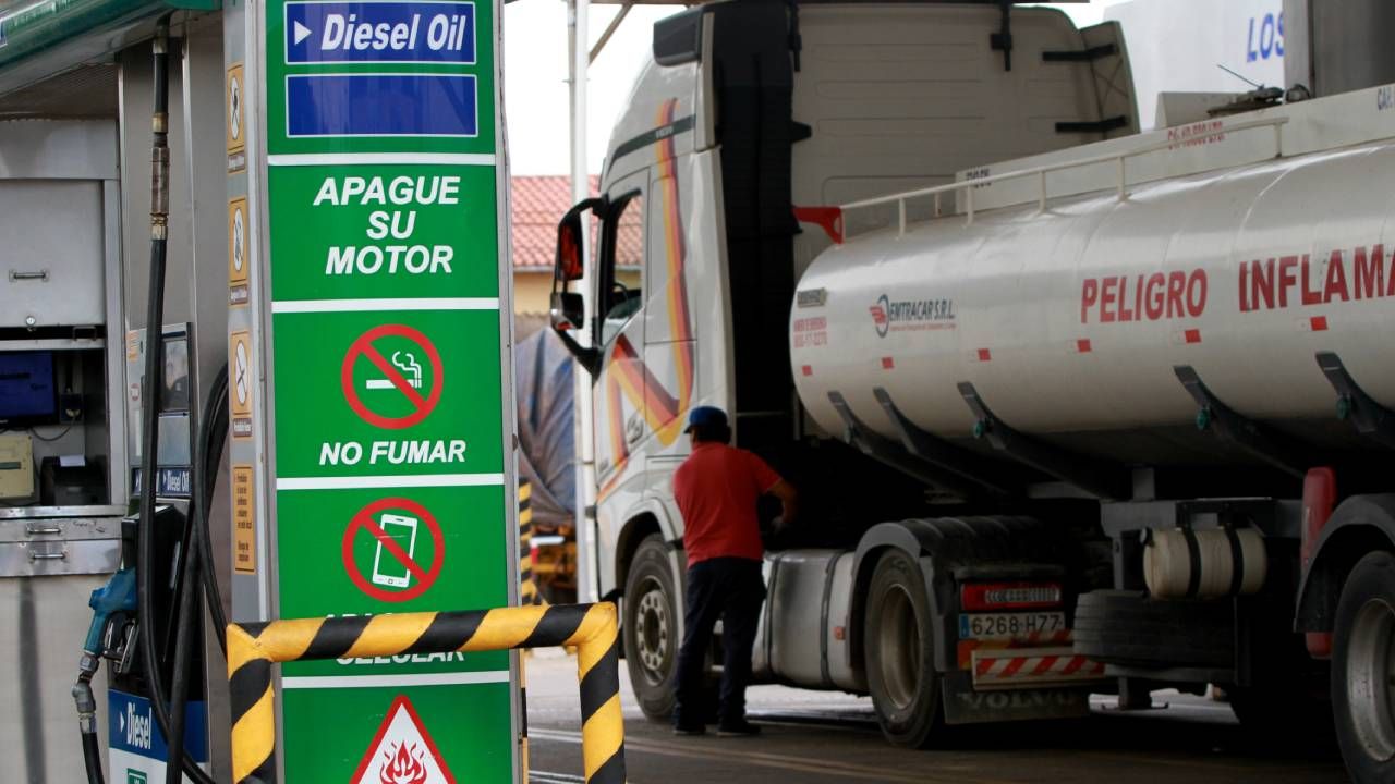YPFB advierte un déficit "exponencial" de combustibles por caída de producción y falta de planificación