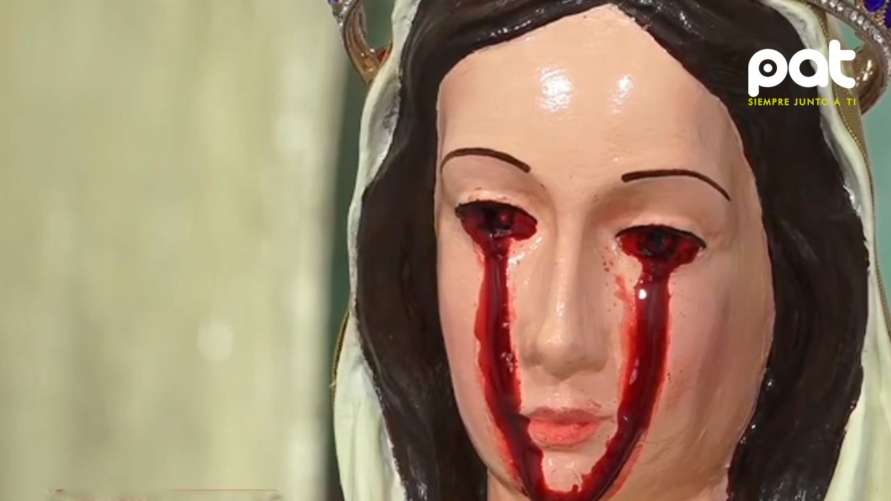 Una virgen habría comenzado a “llorar sangre” devotos lo interpretan como un llamado a rezar por la humanidad