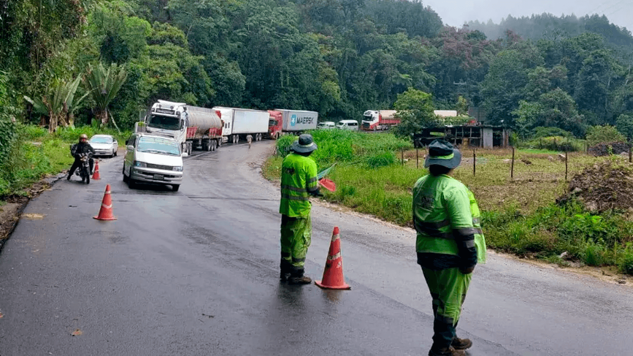 Carretera nueva Cochabamba - Santa Cruz está habilitada tras deslizamientos y bloqueo