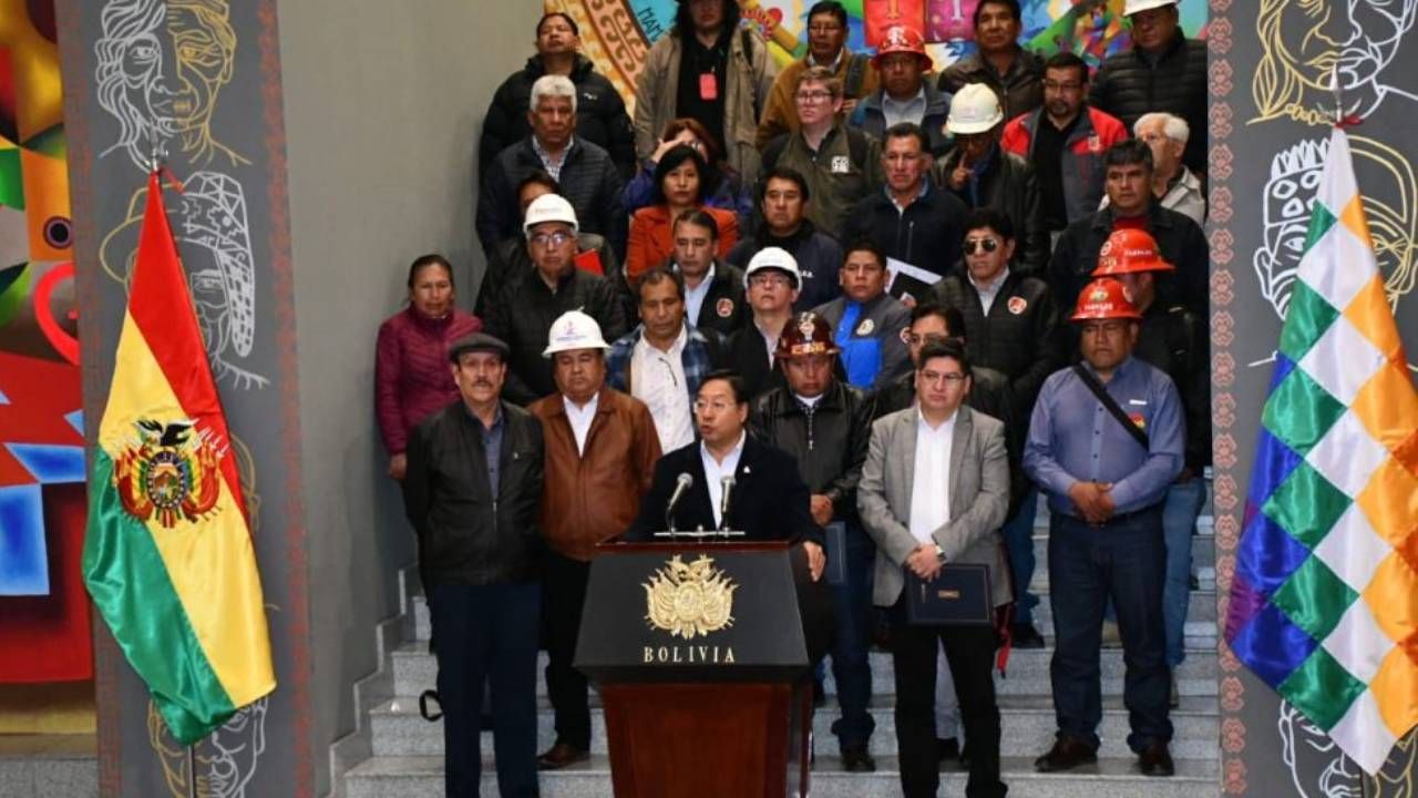 Salario mínimo sube de Bs 2.500 a Bs 2.750 tras acuerdo entre Gobierno y COB