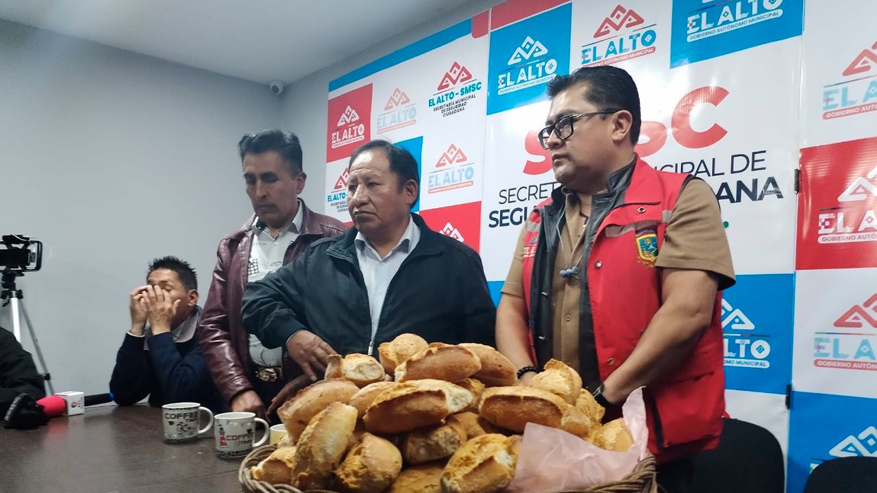 Alcaldía de El Alto y panificadores acuerdan mantener precio del pan en Bs 0,50