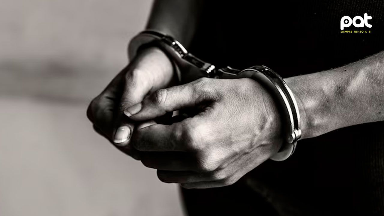 Hombre es detenido tras atacar a su esposa e hijo en El Alto