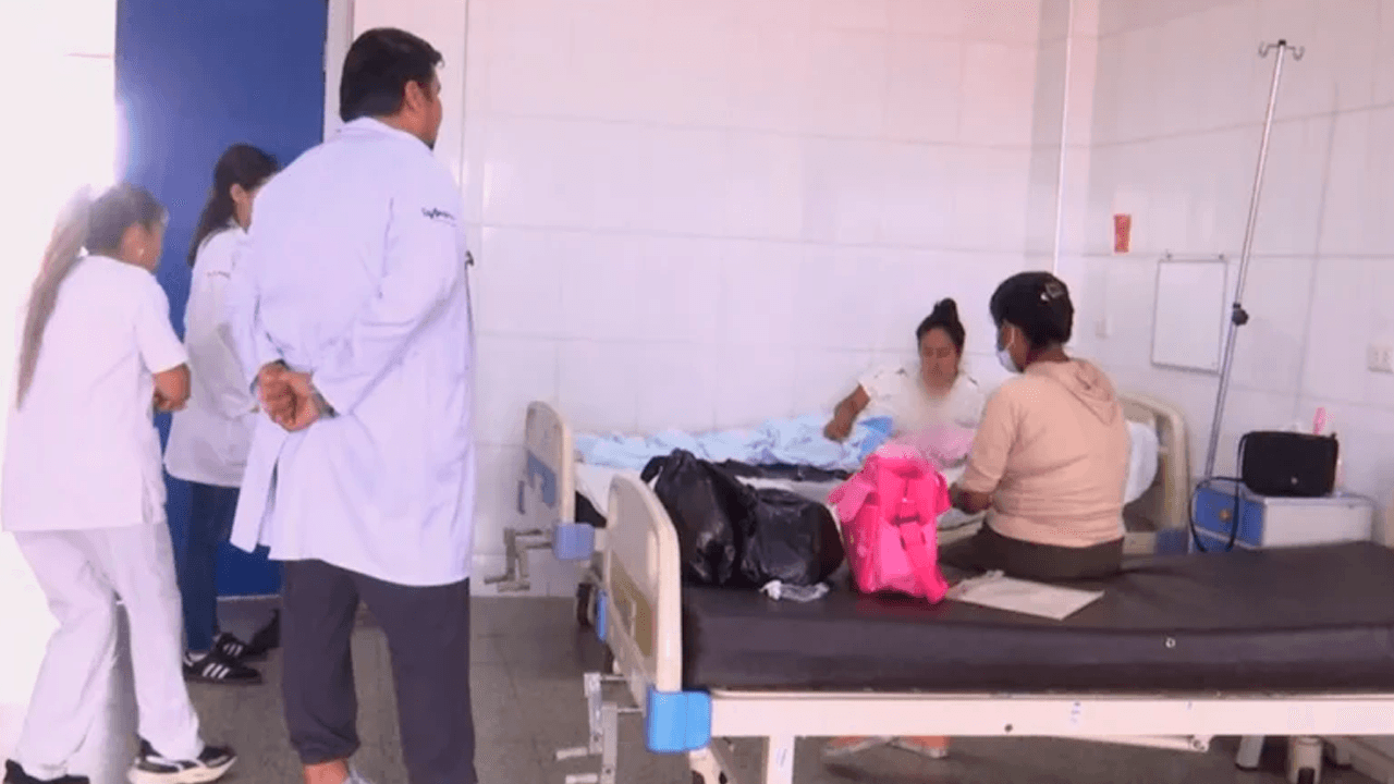 Una bebé nació en un taxi afuera de un centro de salud en Los Lotes