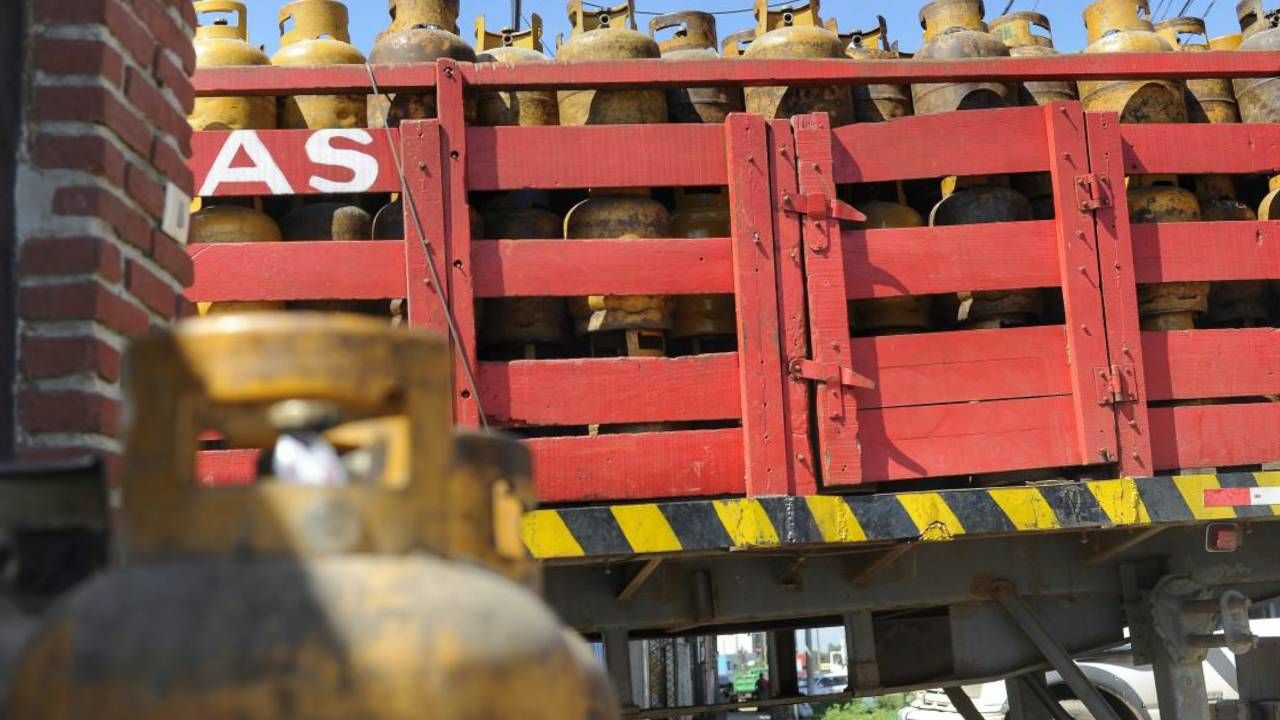 Transportistas suspenden distribución de garrafas de GLP