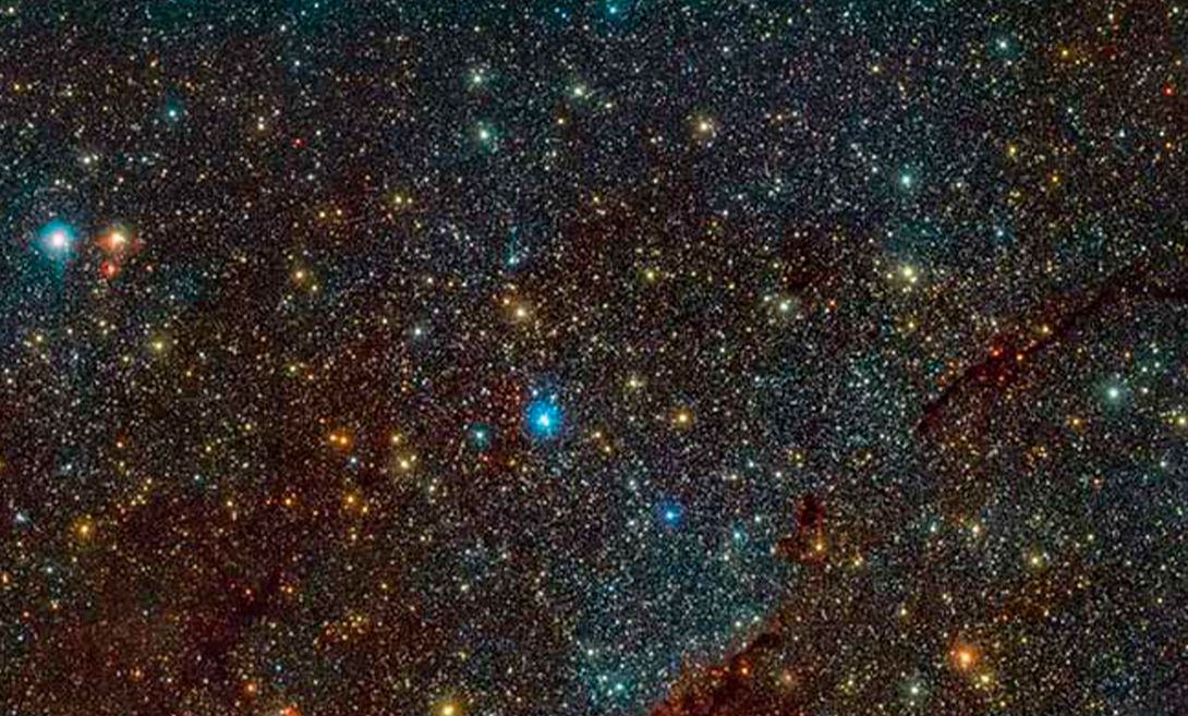 Astrónomos captan galaxia masiva similar a la Vía Láctea
