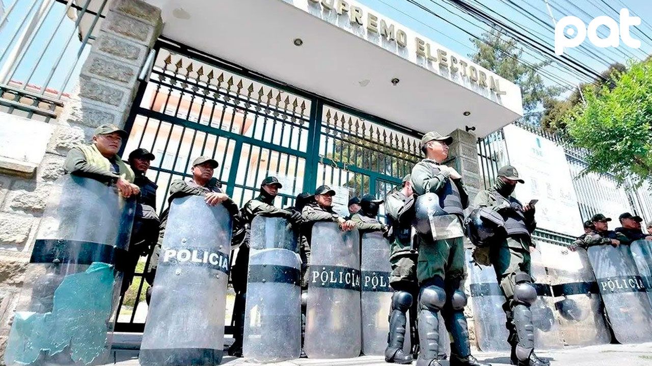 Fuerte resguardo policial en el TSE tras anuncio de marcha del evismo