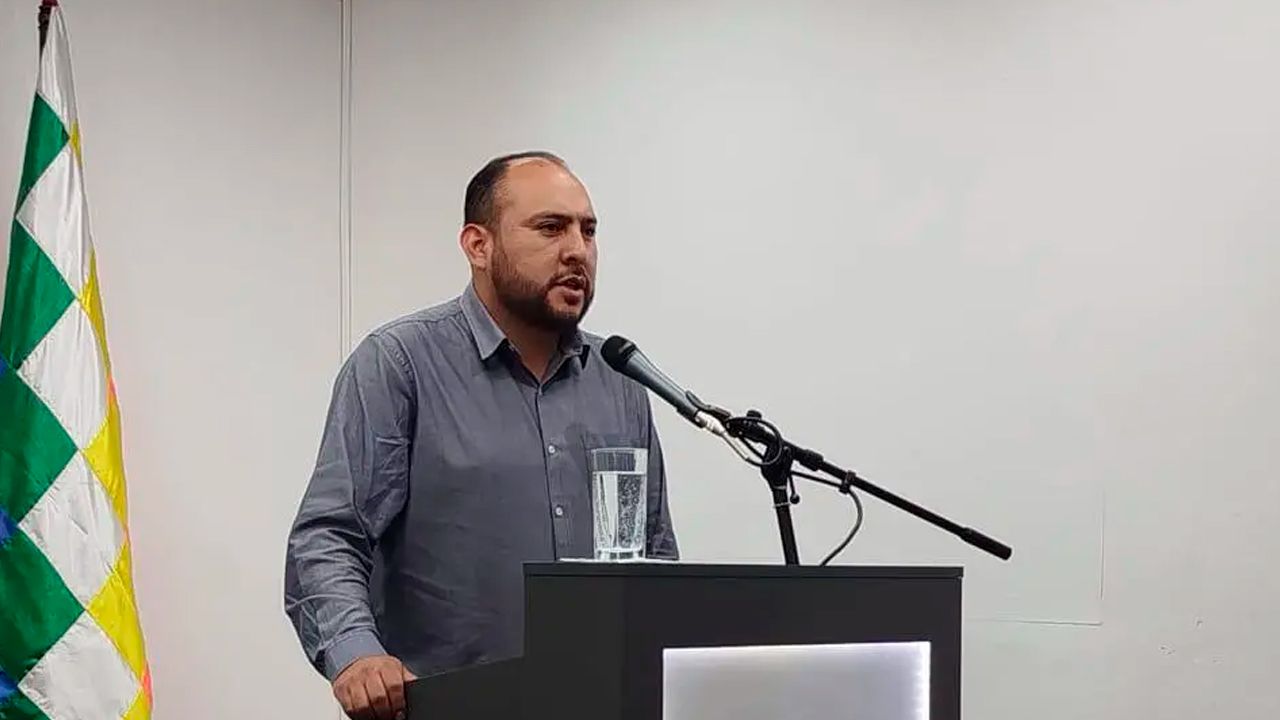 Ministro Ríos acusa al evismo de promover caos y reafirma elecciones para agosto
