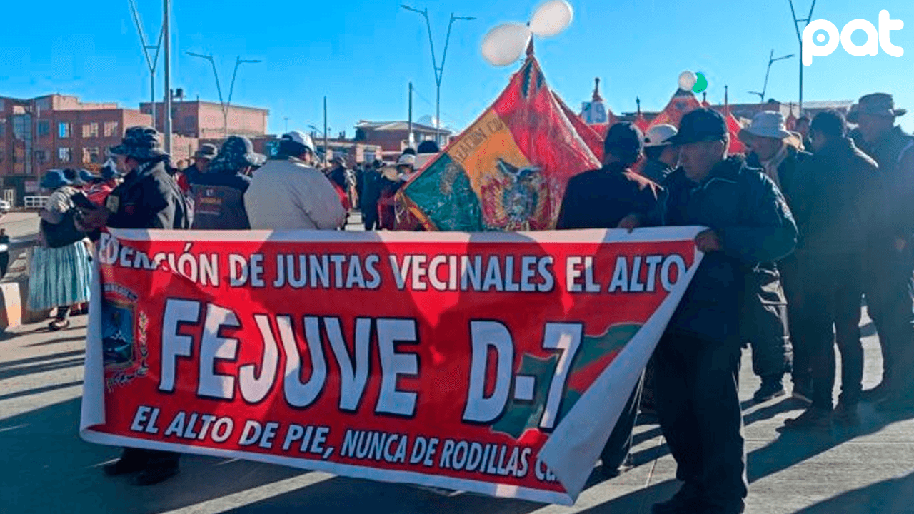 Distrito 7 bloquea Alcaldía de El Alto
