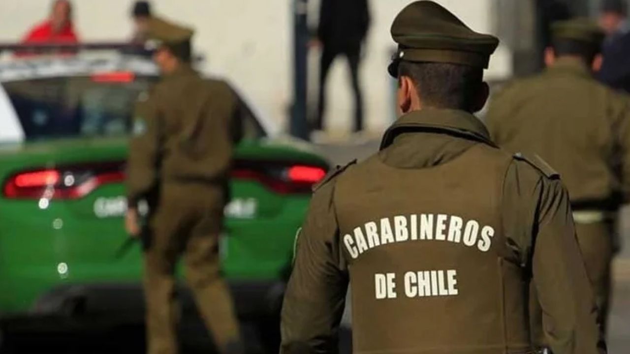 Carabineros detenidos por cobrar coimas a transportistas bolivianos en el norte de Chile