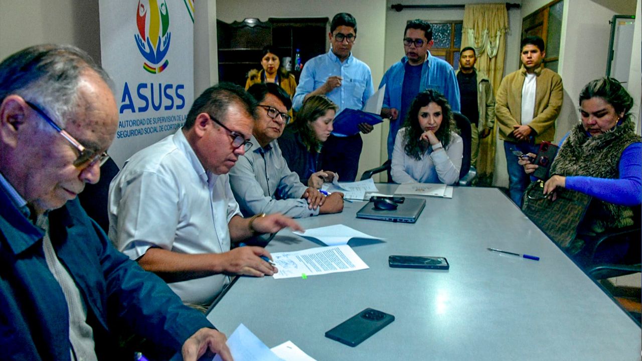 Ministra anuncia que denuncias por ataques a personal médico llegarán a instancias internacionales