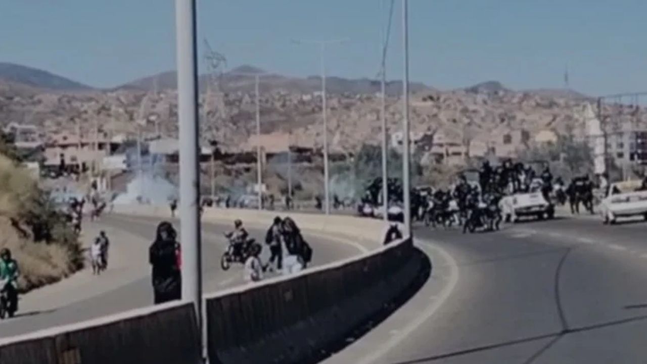 Tensión en Tarata por desbloqueo con gasificación policial