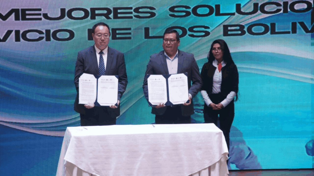 Bolivia firma acuerdos con compañías de China y Rusia para la industrialización del litio