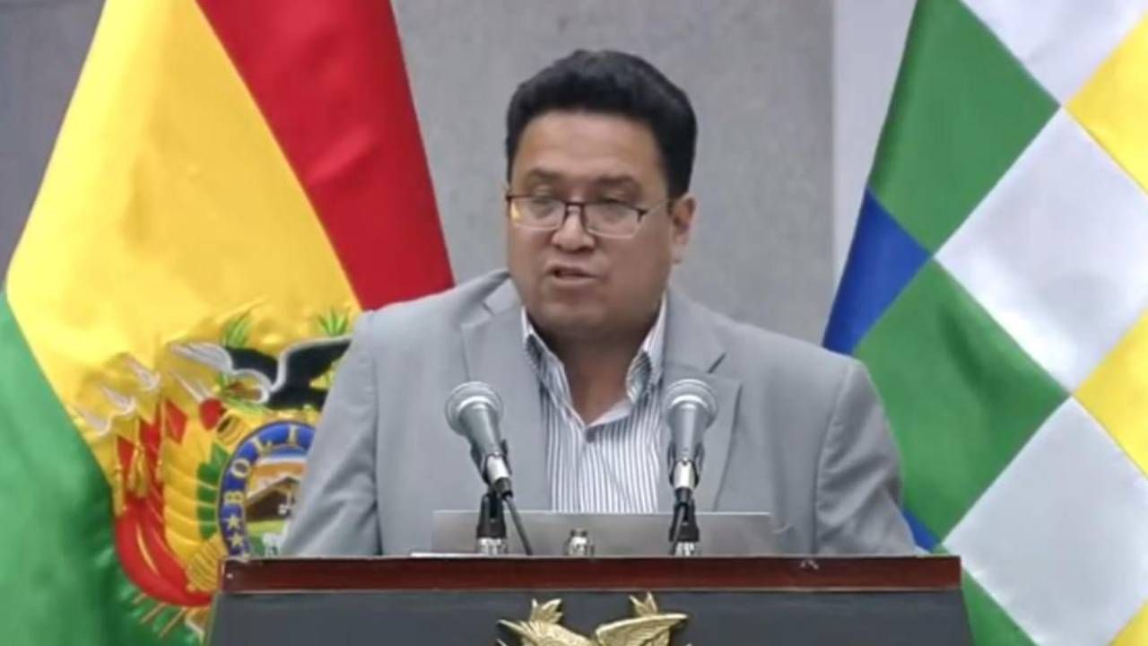 Para el ministro de Justicia, "es el momento" de aprehender a Evo Morales