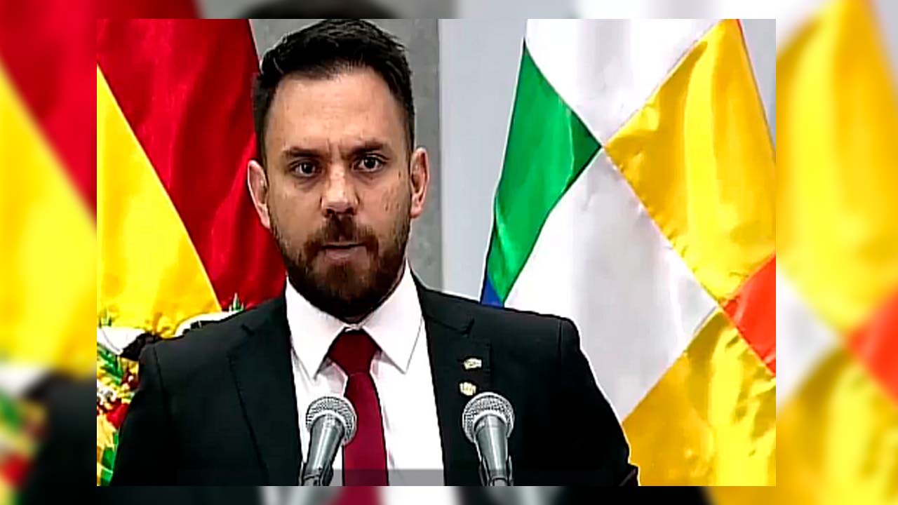 Restitución del ministro de Gobierno Eduardo del Castillo