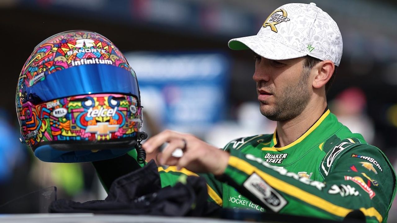 Daniel Suárez decepciona en casa y  Van Gisbergen se consagra en la  NASCAR Cup México 2025