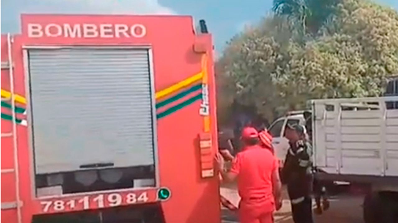 Bomberos controlan incendio que se registró en un depósito de mercadería