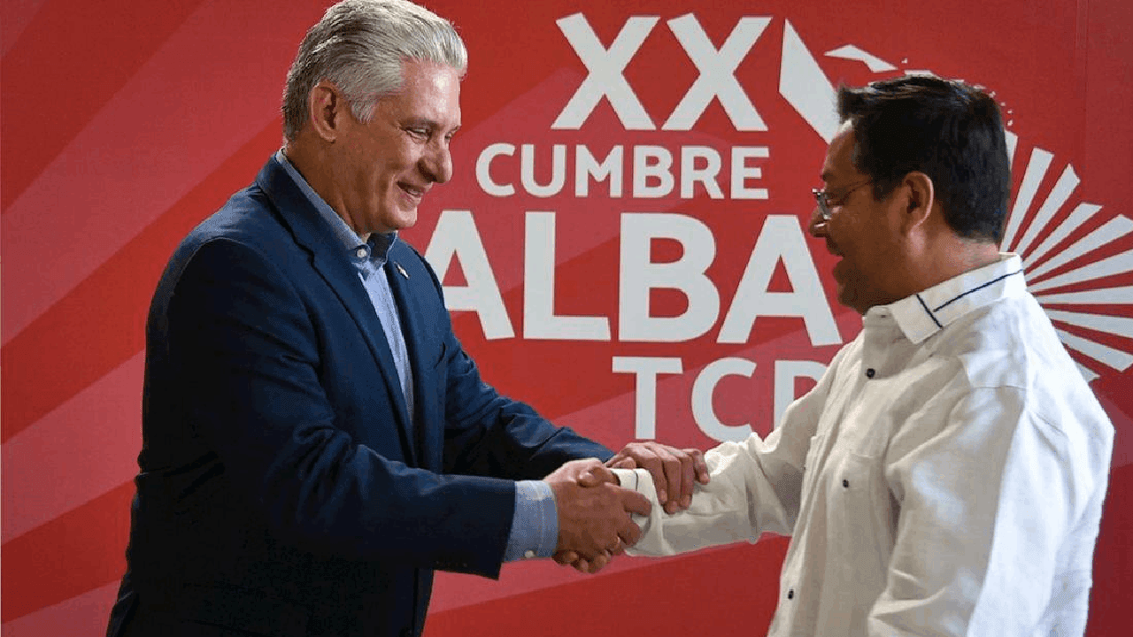 Arce arriba a Cuba para fortalecer los procesos revolucionarios y la cooperación bilateral