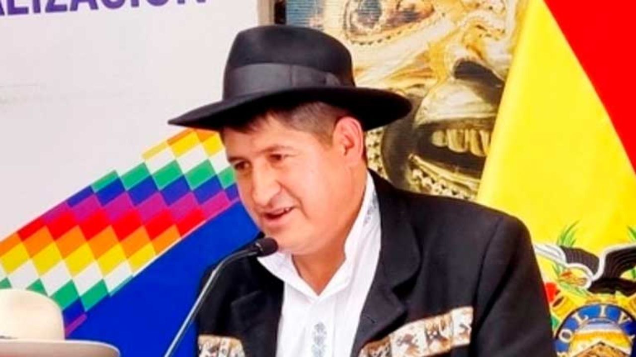 Acusan al director del Sernap de despedir a una mujer embarazada