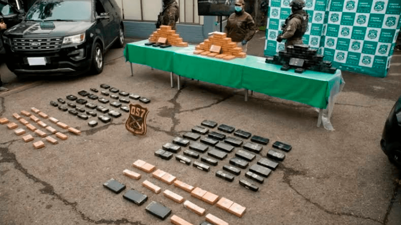 Chile decreta prisión preventiva para siete exmilitares y un civil por tráfico de cocaína desde bolivia