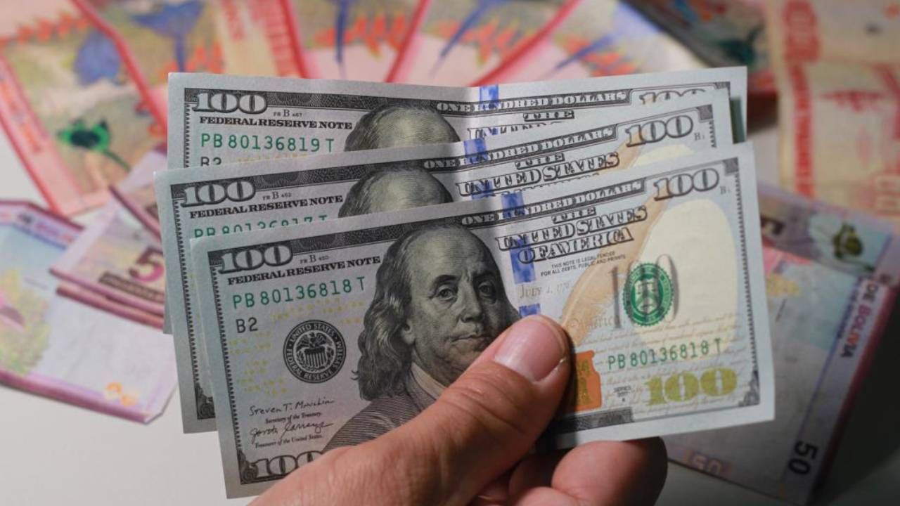 Dólar paralelo cae a Bs 13,61 y consolida tendencia a la baja en el mercado informal