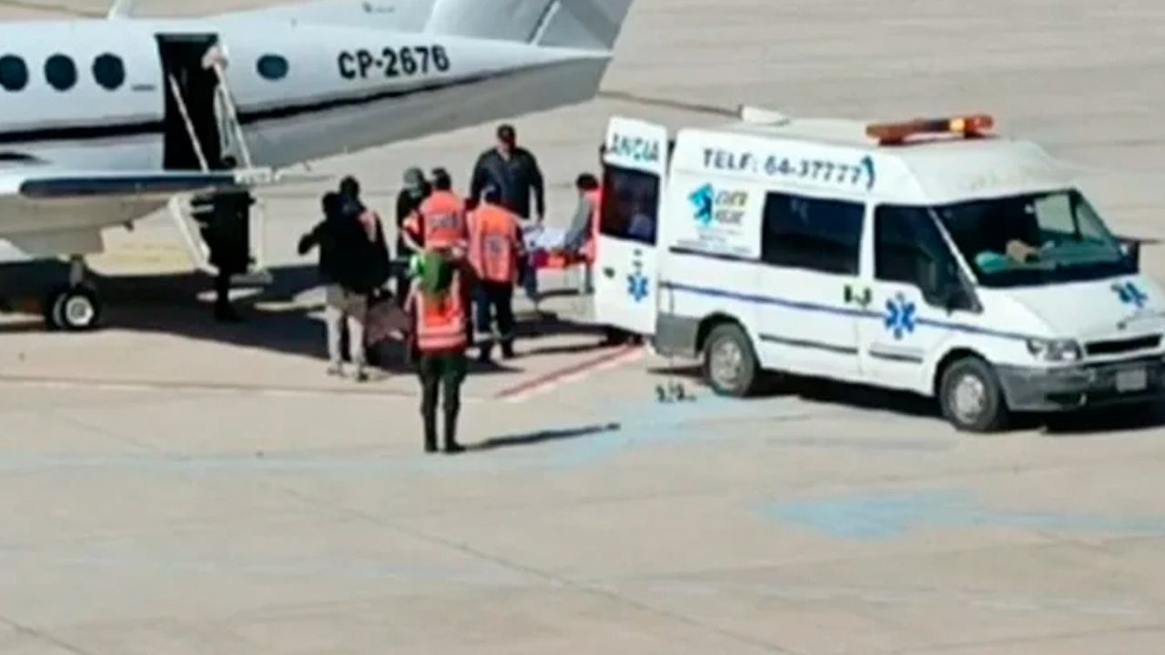 Gobernador de Chuquisaca fue trasladado en avioneta a clínica en Cochabamba