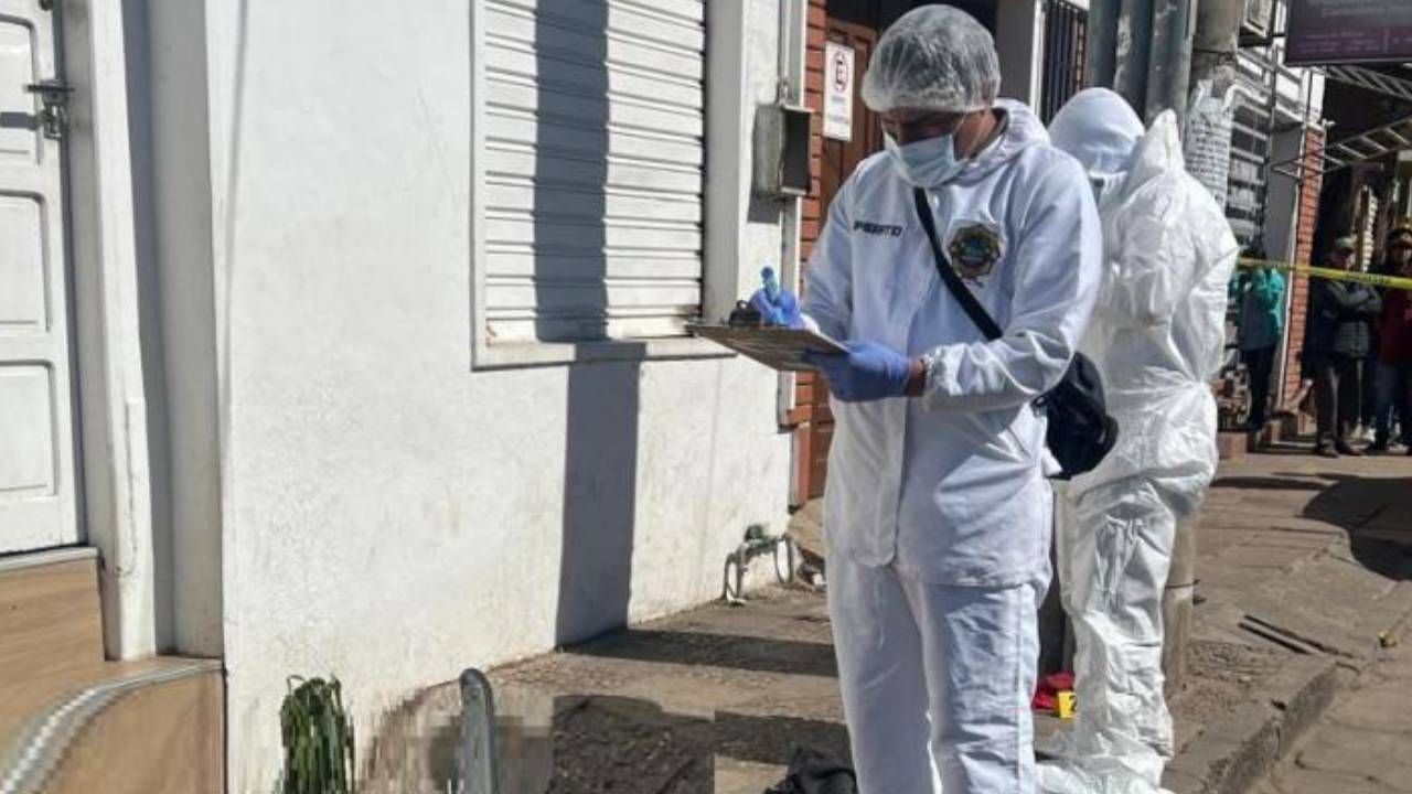Hallan a un hombre sin vida con varias heridas de arma blanca en el mercado Los Pozos
