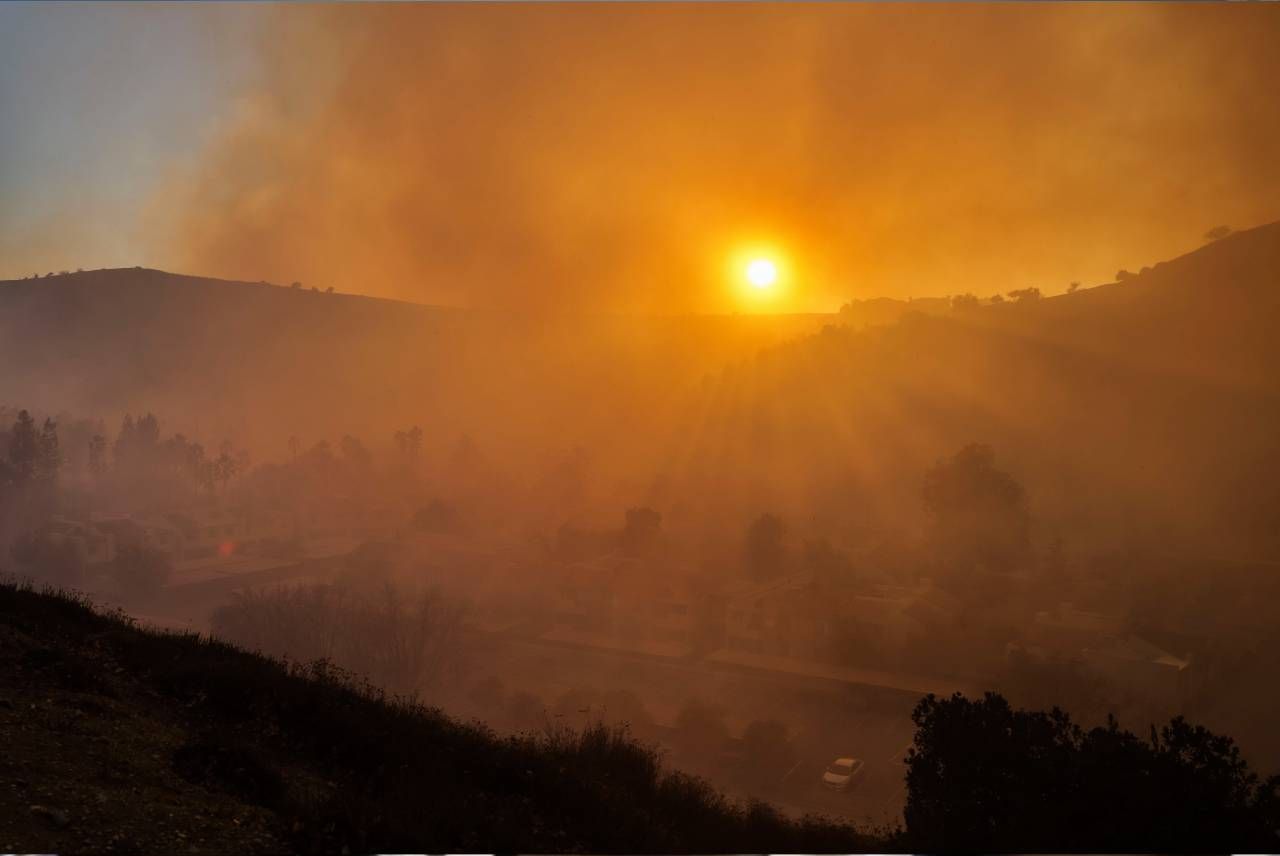 Incendio Madre arrasa más de 28.000 hectáreas en California; autoridades ordenan evacuaciones
