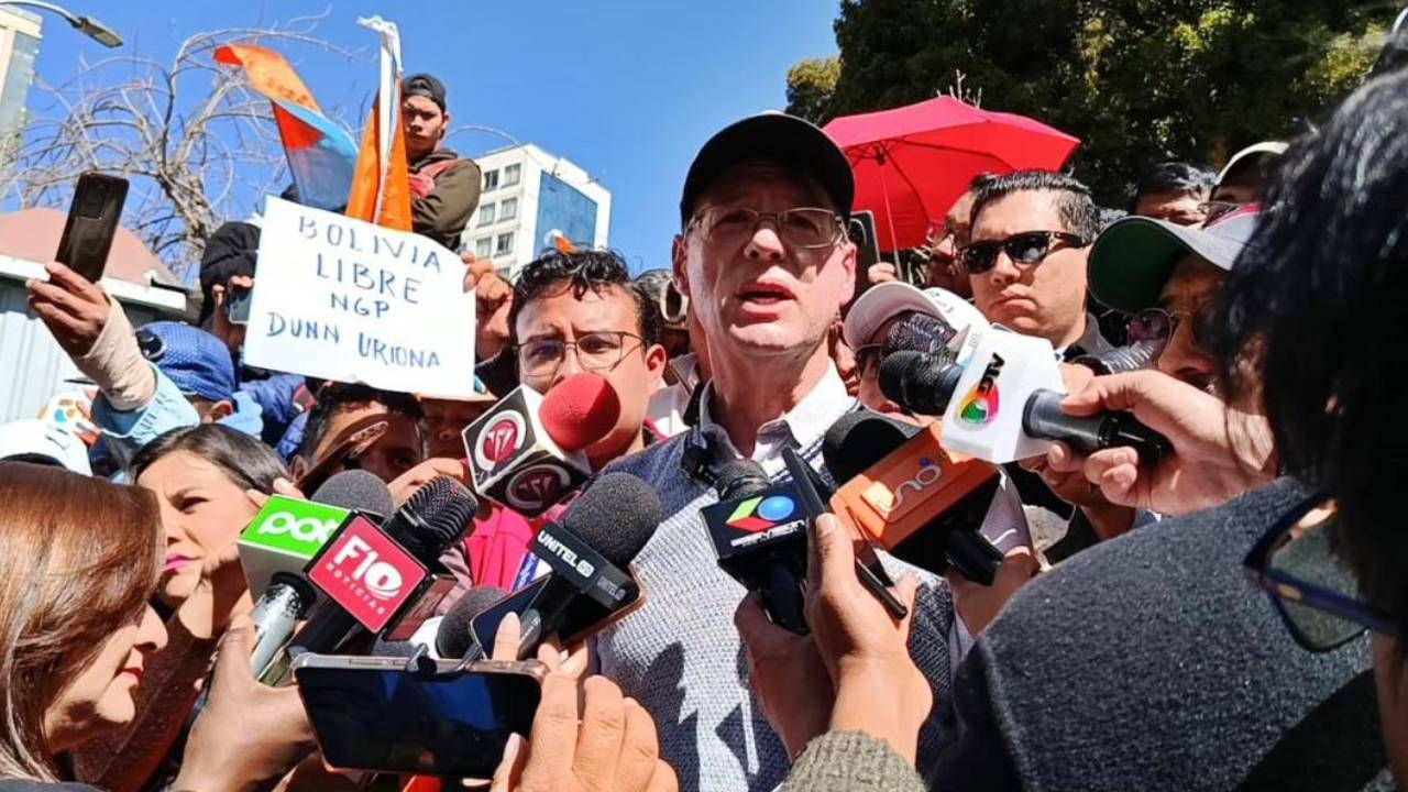 El TSE debate la habilitación de Dunn en medio de dudas, impugnaciones y desacuerdos