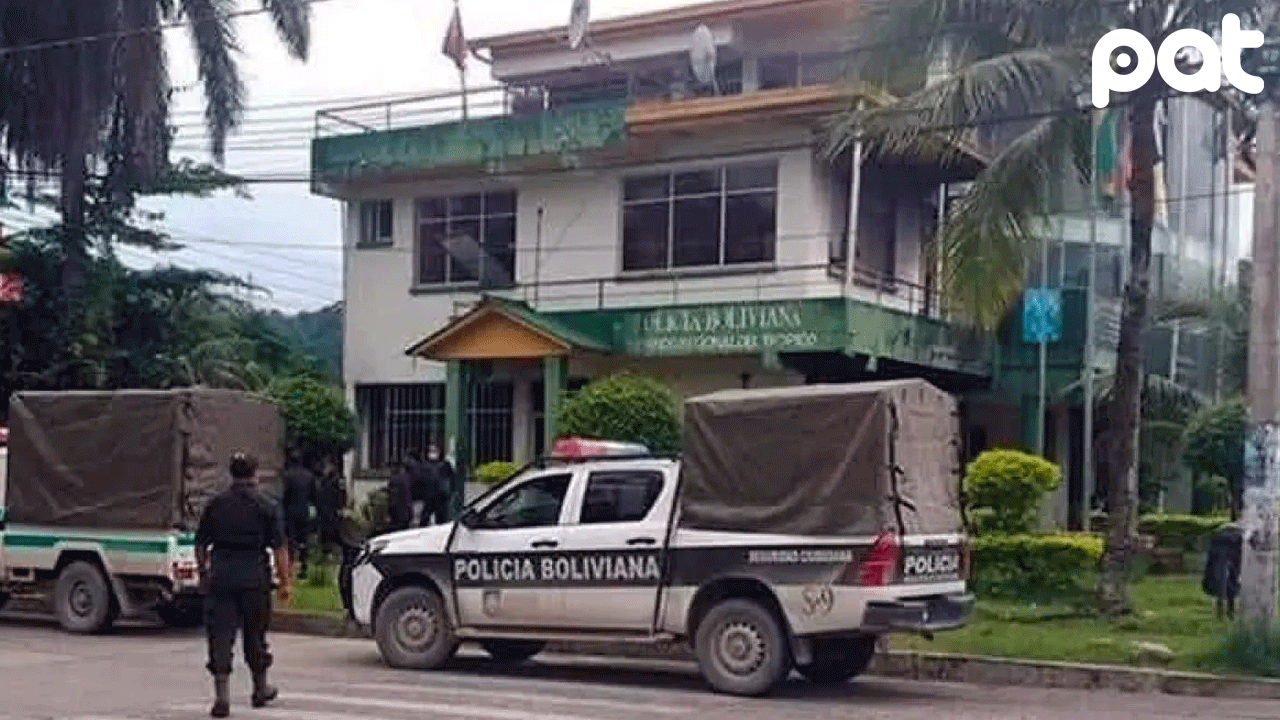 Policía retorna al Trópico de Cochabamba tras un mes de repliegue