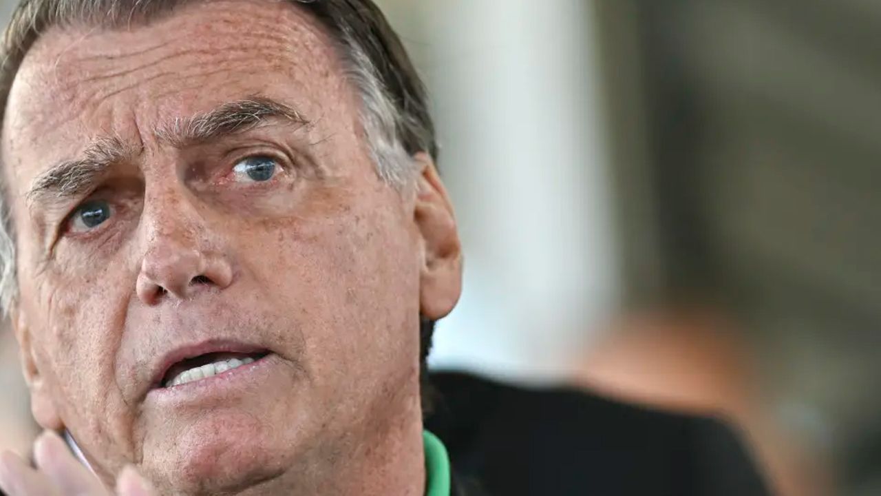 Bolsonaro es llevado a la Policía Federal para imponerle tobillera electrónica por orden judicial