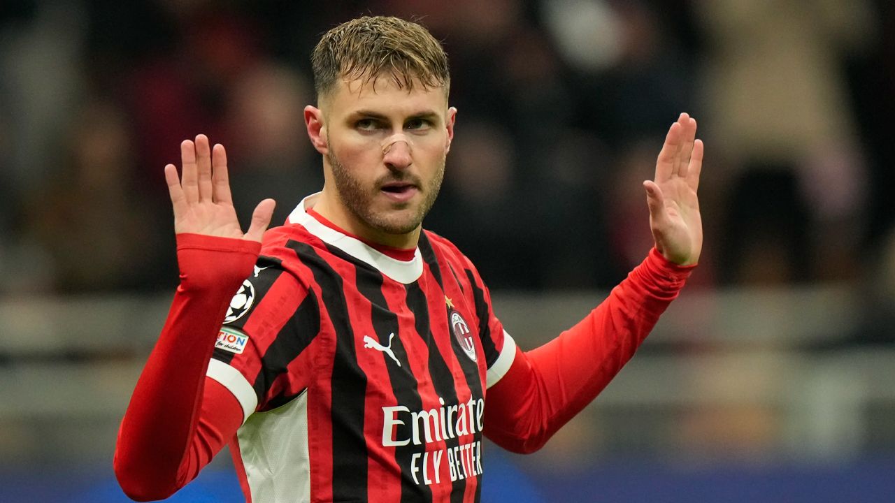 AC Milan excluye a Santiago Giménez de la gira asiática y le da descanso tras la Copa Oro