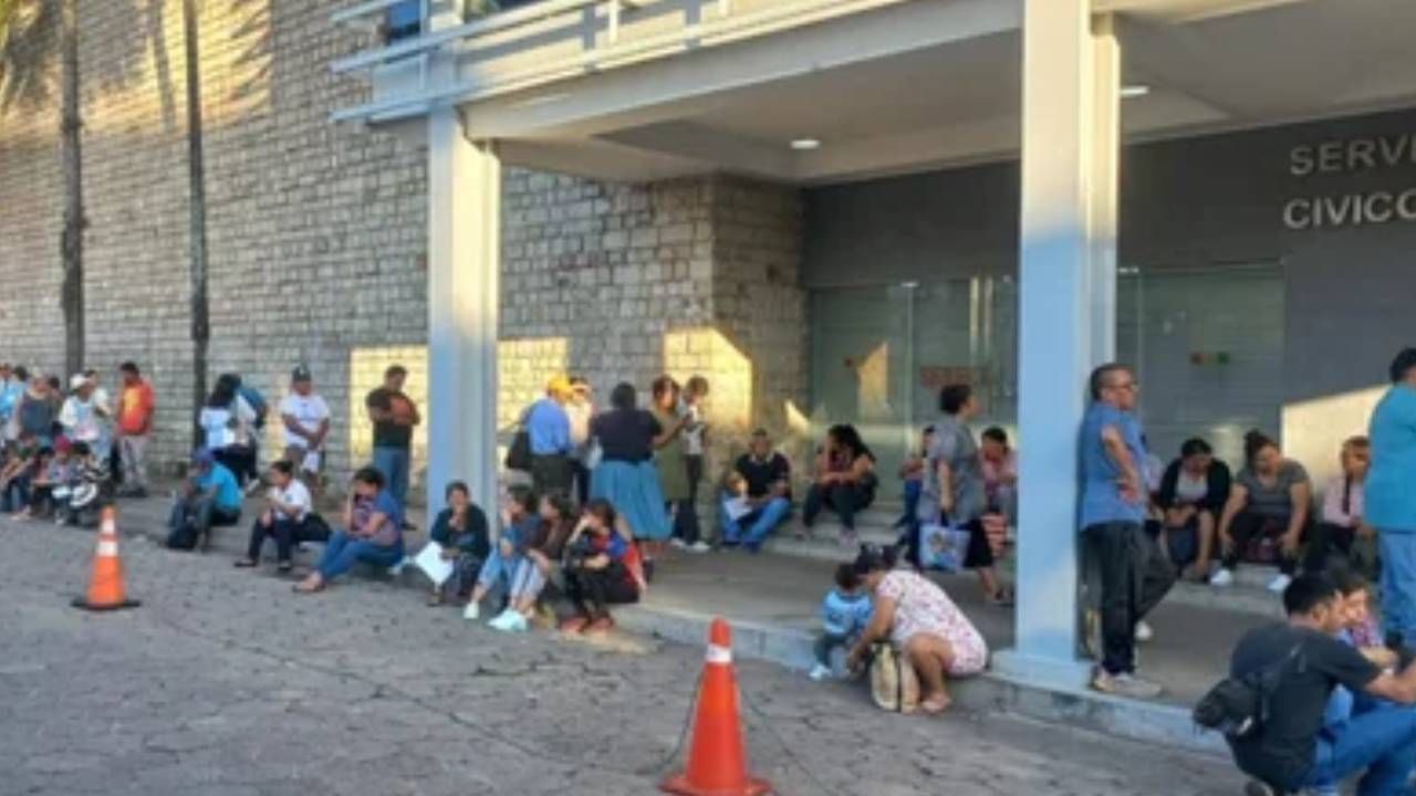 Elecciones: Con filas, arranca el proceso de presentación de excusas de los jurados electorales
