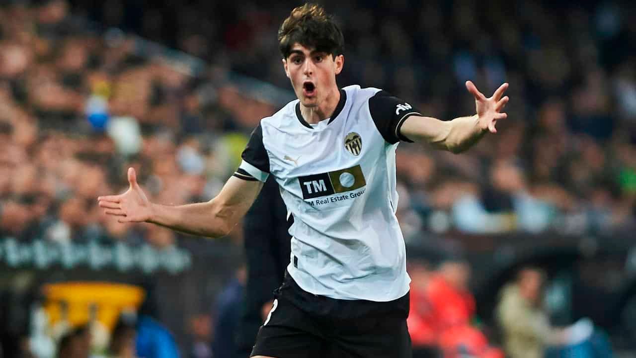 Javi Guerra rechaza la oferta de  renovación del Valencia