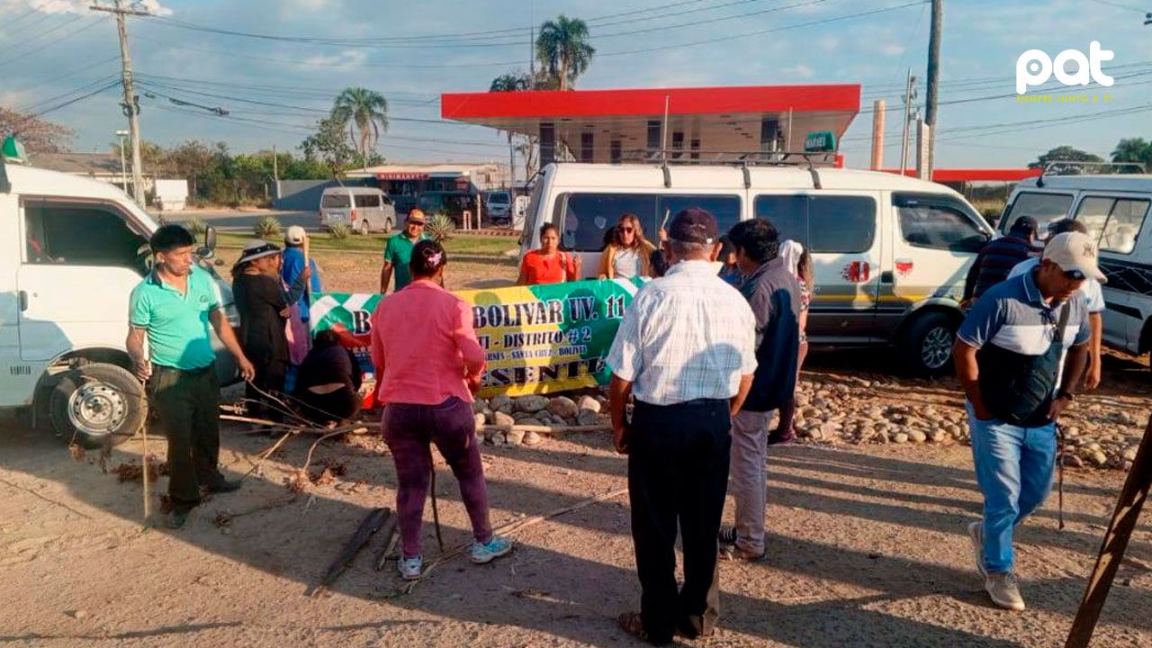 Bloqueo en Warnes por retrasos en construcción de un paso a desnivel